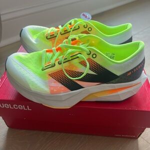 New Balance FuelCell RebelV4